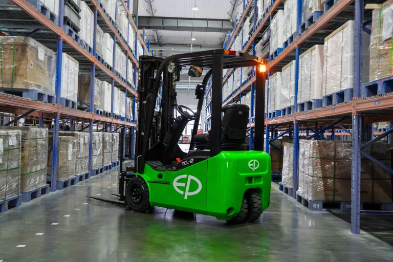 Compact counter balance 3 wheels forklift