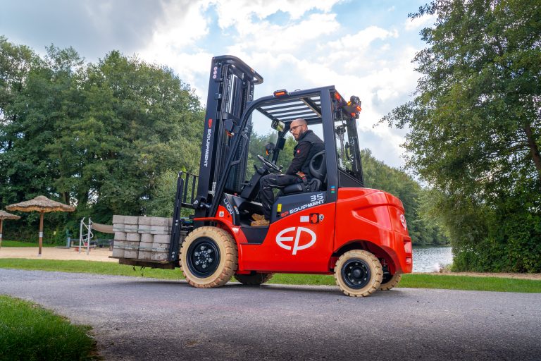 EFL353 Li-ion Counterbalance Forklift 3.5